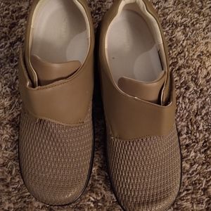 Proper Olivia Stretchable women's shoes